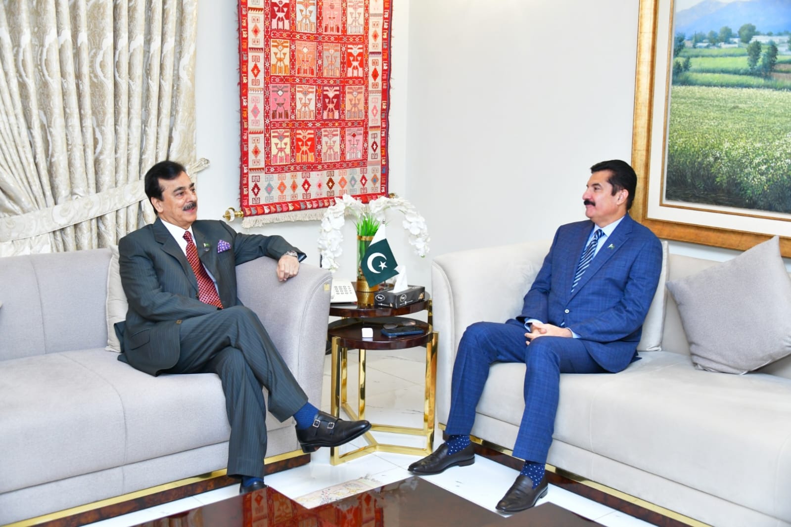 Syed Yousaf Raza Gilani called on by Governor Khyber Pakhtunkhwa
