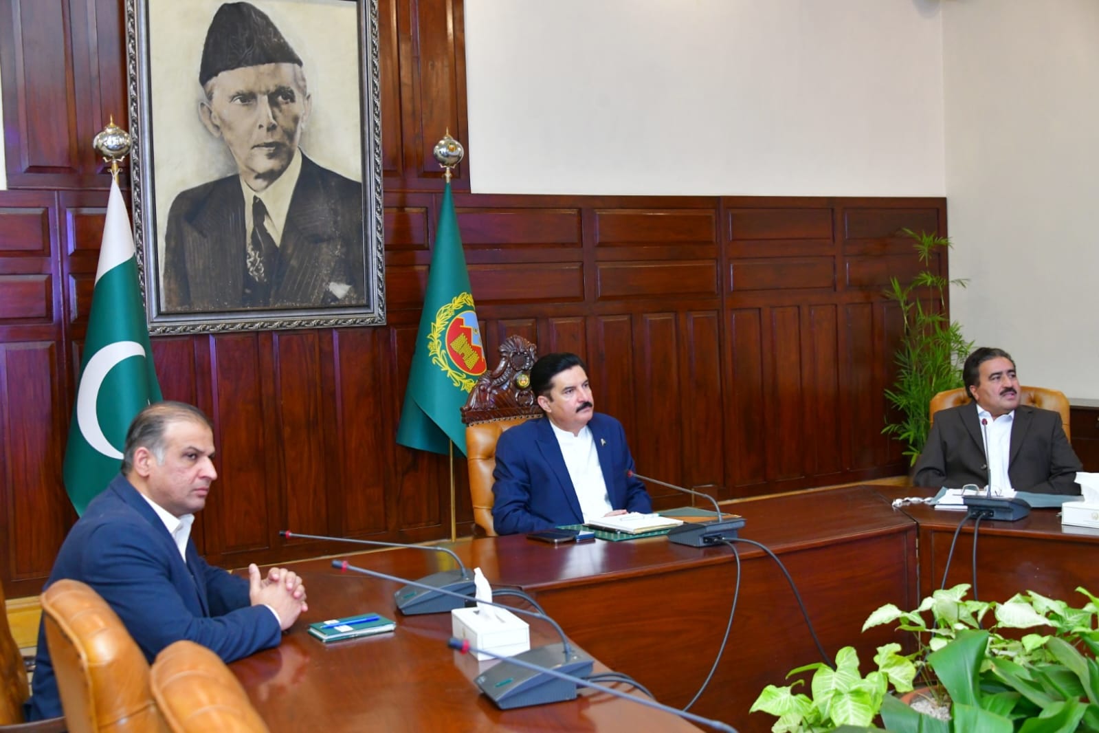 Kundi being briefed about Pakistan Tobacco Board