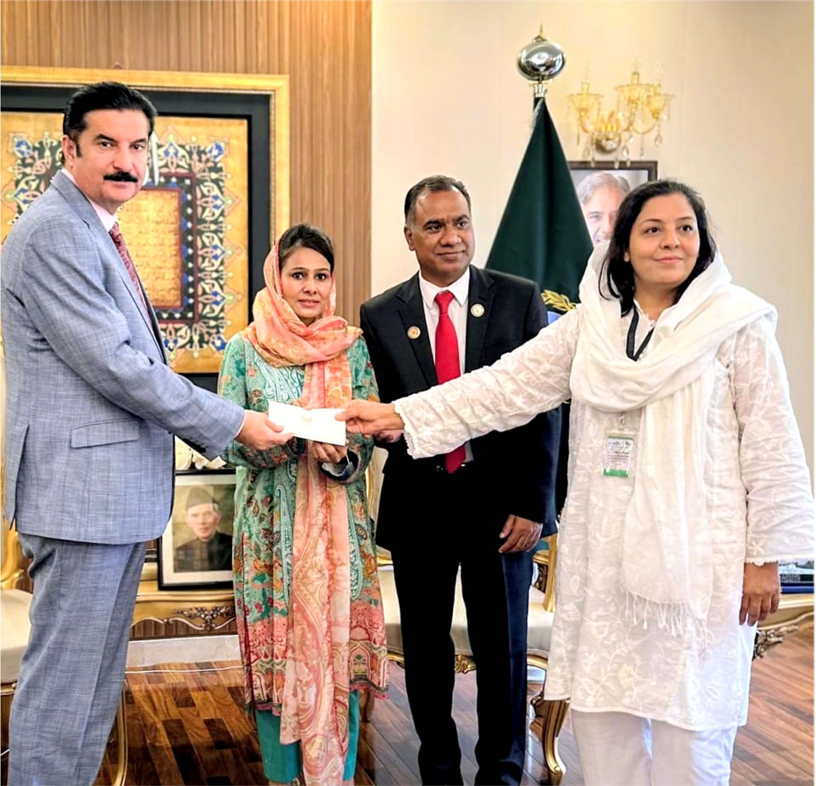 Kundi awards Rs100,000 cash prize, honorary shield to PIMS Nurse Razia Noreen