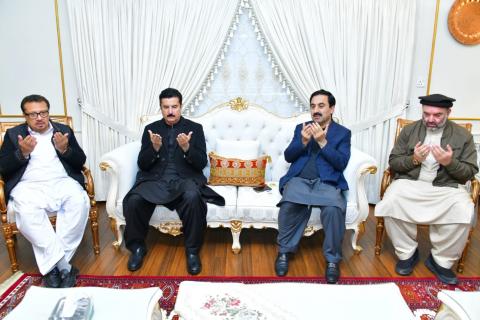 Kundi offers Fatiha on the sad demise of the sister of Chief Secretary Shahab Ali Shah