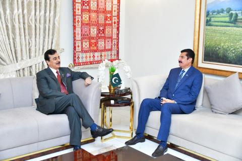 Syed Yousaf Raza Gilani called on by Governor Khyber Pakhtunkhwa