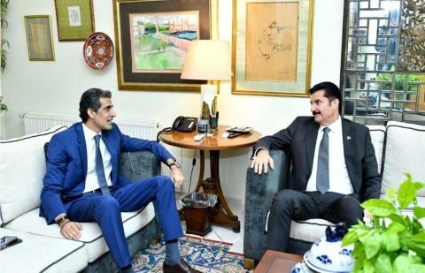 Governor Khyber Pakhtunkhwa Faisal Karim Kundi meets Minister of State for Overseas Pakistanis