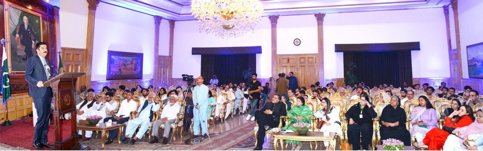 Governor Khyber Pakhtunkhwa Faisal Karim Kundi addressing National Dialogue session organised by Oxford Alumni Community of Pakistan in Governor House.