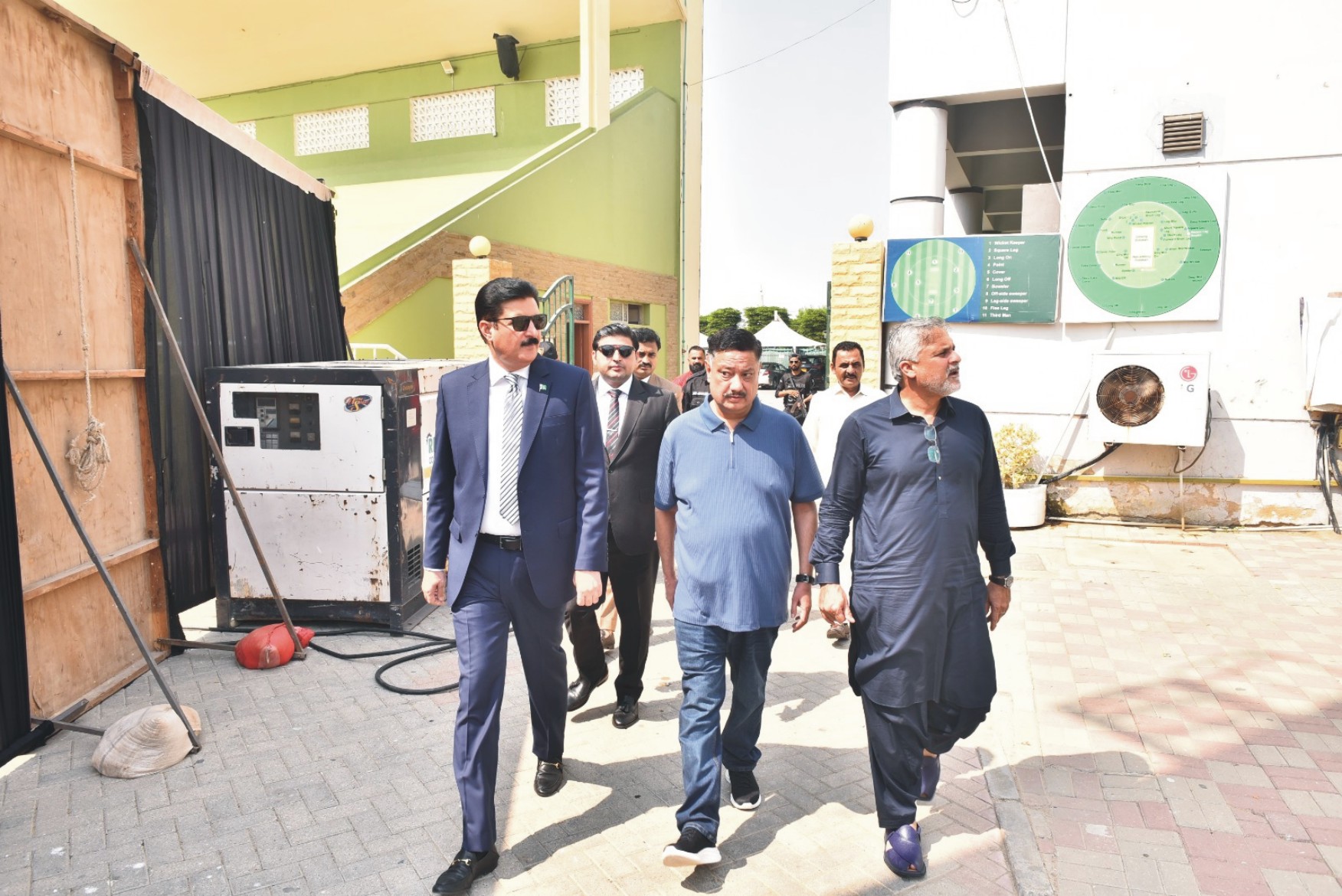 Governor Khyber Pakhtunkhwa Faisal Karim Kundi visits Mueen Khan Academy at DHA Sports Club Karachi on Saturday.