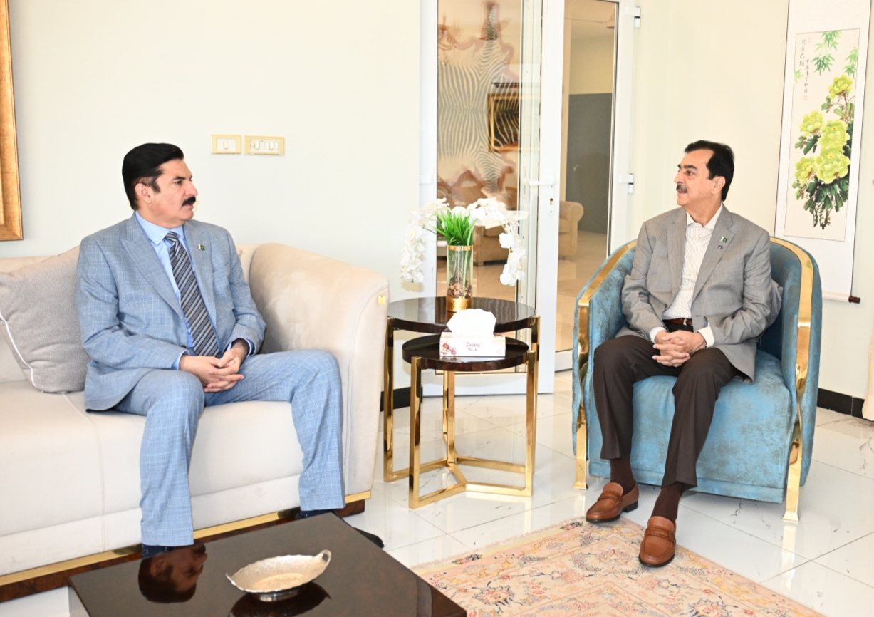 KP Governor Faisal Karim Kundi met Senate Chairman Syed Yousaf Raza Gilani to discuss key provincial issues