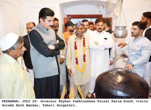 Governor Khyber Pakhtunkhwa Faisal Karim kundi being briefed about Gandhara heritage displayed in Peshawar Museum  