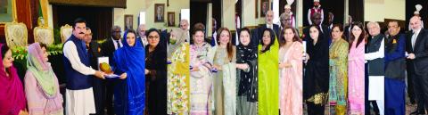 Governor Khyber Pakhtunkhwa Faisal Karim Kundi distributes Excellence Awards in Women Achievement Award's ceremony held in Governor House under Women Chamber of Commerce Peshawar Division.