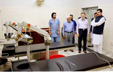 Governor Khyber Pakhtunkhwa Faisal Karim Kundi visits Khyber Eye Foundation Hospital and assesses the eye disease treatments