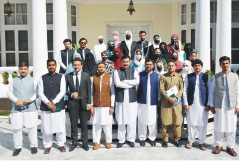 Governor Khyber Pakhtunkhwa Faisal Karim Kundi in a group photo with Young Leaders Parliament delegation who visited Governor House Peshawar on Wednesday.