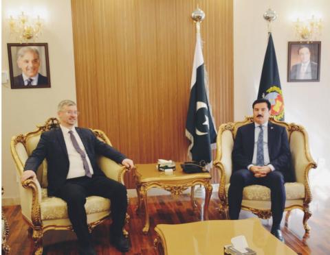 The Russian Ambassador to Pakistan H.E Albert P. Khorev, met Khyber Pakhtunkhwa Governor Faisal Karim Kundi at the Governor House Camp Office Islamabad on TUESDAY.